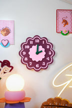 Horloge murale multicolore Frida | Mouvement silencieux, imprimé en PLA recyclé