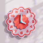 Horloge murale multicolore Frida | Mouvement silencieux, imprimé en PLA recyclé