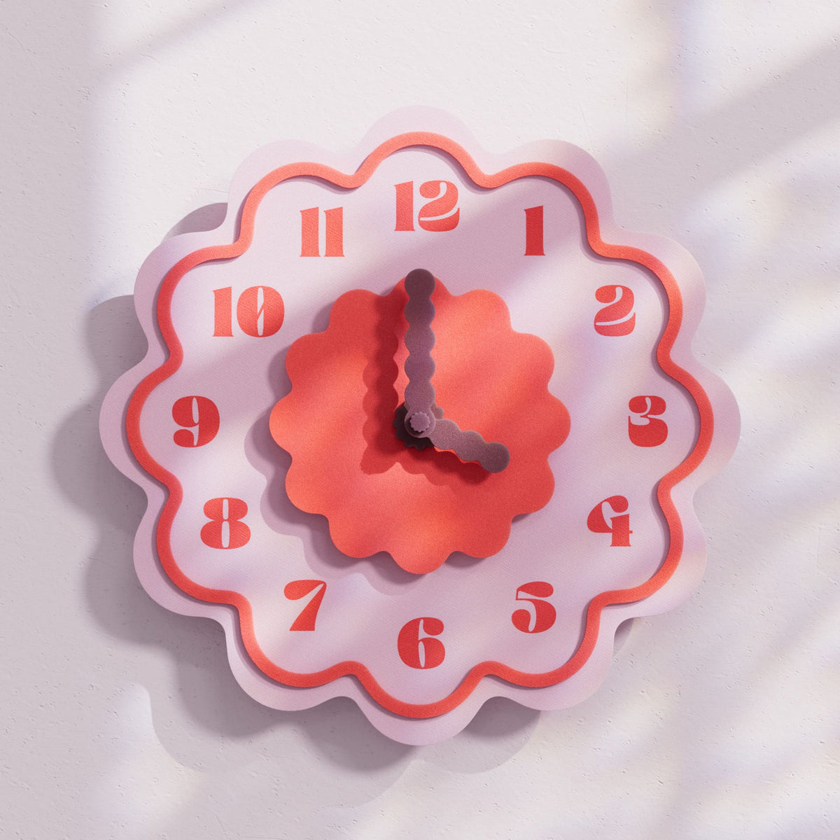 Horloge murale multicolore Frida | Mouvement silencieux, imprimé en PLA recyclé